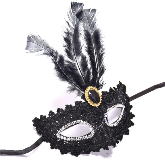 Masquerade Feather Mask - Picture 1 of 3